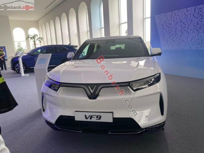 Xe VinFast VF9 Eco 2026