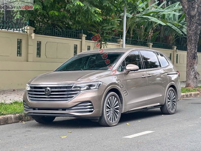 Xe Volkswagen Viloran Luxury 2025