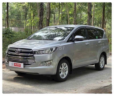 Toyota Innova 2.0G AT 2019 Bạc Tự động