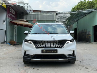 Xe Kia Carnival Premium 2.2D 8S 2024