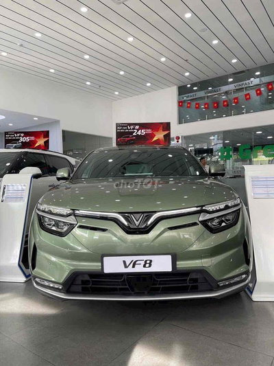 VinFast VF8 Plus - Trả trước từ 100Tr nhận xe ngay