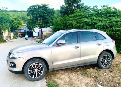 Zotye 5 chỗ gầm cao 2016 Vàng cát