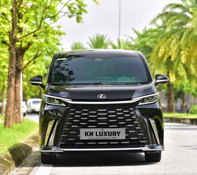 Lexus LM500h 2025 Hybrid Đen 2.000km