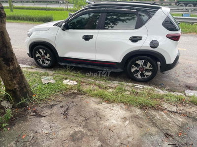 Kia Sonet 2022 Trắng 5 chỗ