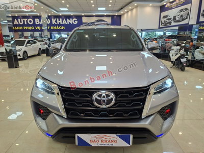 Xe Toyota Fortuner 2.4G 4x2 AT 2021