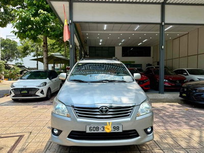 Toyota Innova E 2014 Số sàn Bạc 57.000 km
