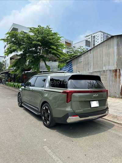 Kia Carnival form mới Signature 2.2