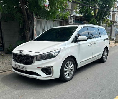 KIA Sedona 2017 Bản full Dầu Trắng
