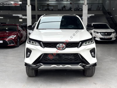 Xe Toyota Fortuner 2.4G 4x2 AT Legender 2021