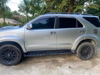 Toyota Fortuner 2016 Bạc 7 chỗ Diesel