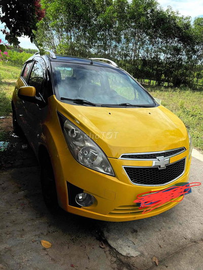 Chevrolet Spark màu Vàng