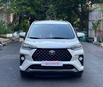 Toyota Veloz 2024 Trắng 7 chỗ 23 ngàn km