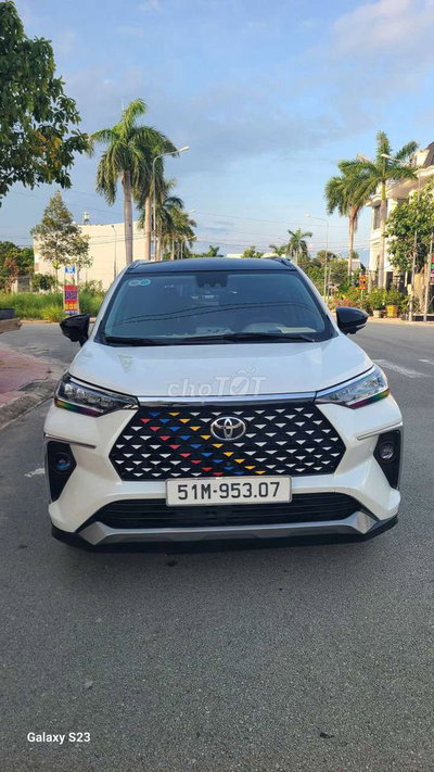 Toyota Veloz Cross Top 2022 Trắng Tự động 7 chỗ