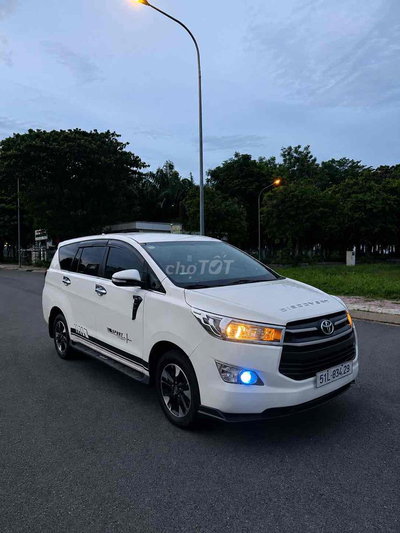 Toyota Innova 2017 Số sàn Trắng 7 chỗ