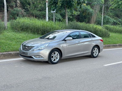 Hyundai Sonata 2.0 số tự động full đồ chơi cực đẹp