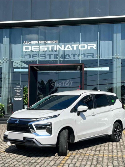 Mitsubishi Xpander Premium 2025 Trắng 8.000 km