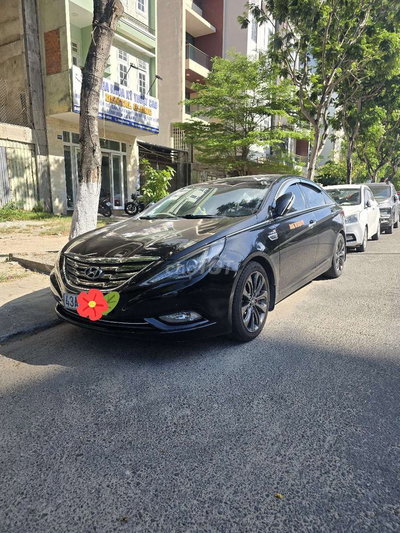 Hyundai Sonata màu Đen