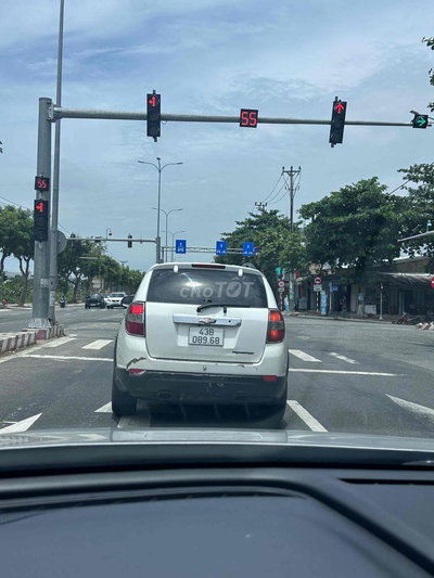 Chevrolet Captiva 7 chỗ màu Trắng