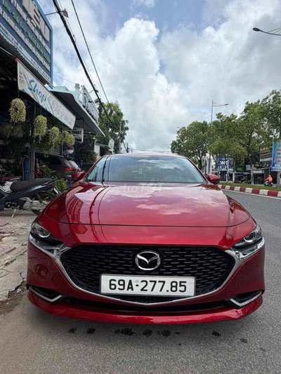 Mazda 3 Luxury 2021 Odo 30k km