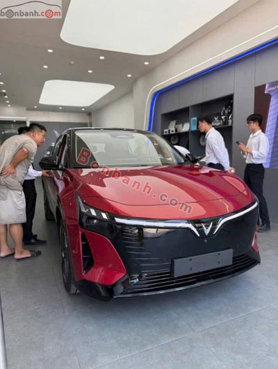 Xe VinFast VF8 Plus 2026