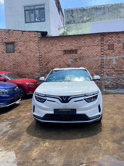 VinFast VF8 Plus 2023 Trắng ngọc trai 60.000 km