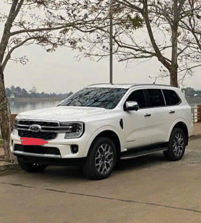Ford Everest 2023 (đăng kiểm 2024 Trắng 43688.3 km
