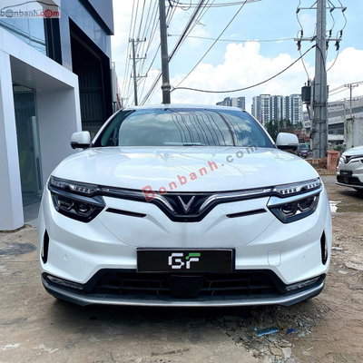 Xe VinFast VF8 Eco AWD 2023