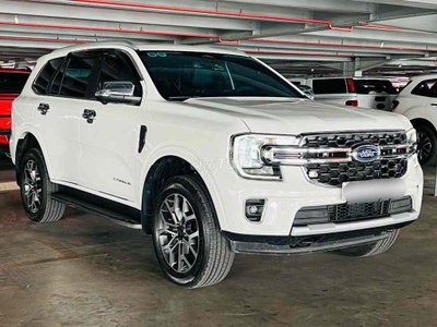 Ford Everest Titanium 4x2 2024 15.000km Trắng