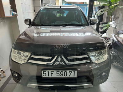 Pajero Sport máy xăng bản full 2 cầu 4x4