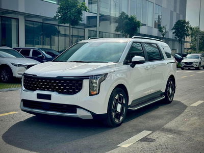 KIA CARNIVAL 2025 XE GIAO NGAY