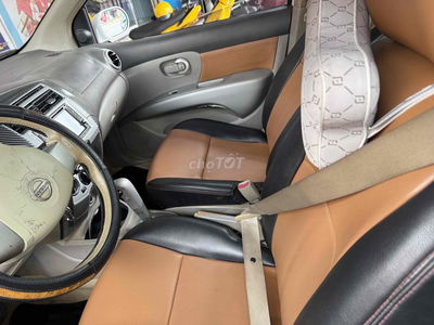 Nissan Grand livina 2011 1.8 AT - 50000 km