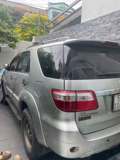 Toyota Fortuner 2011 2.7V - 170000 km
