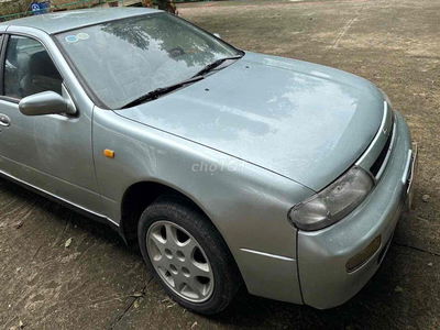 Cần bán ô tô 5 chỗ nissan sô tự động sản xuất 1992