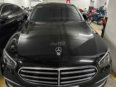 Bán Mercedes Benz E200 12/2021, giấy 2022,Trùm mền