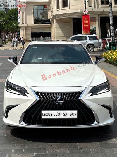 Xe 
			
							Lexus ES 
						300h 
						2022