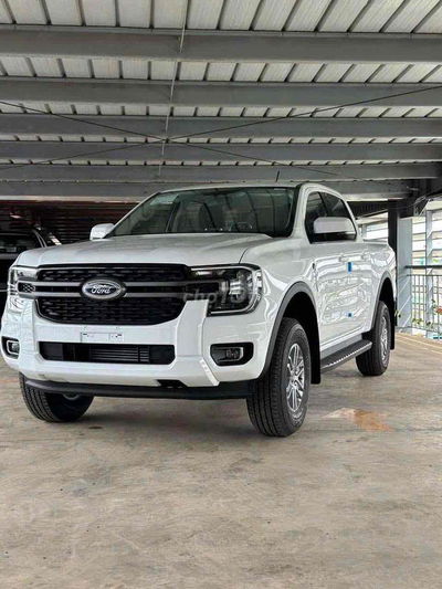 Ford Ranger 2025 nhận xe chỉ từ 180 triệu