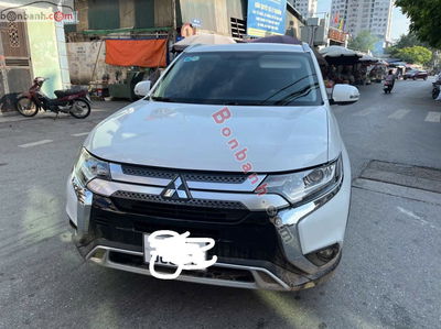 Xe 
			
							Mitsubishi Outlander 
						Premium 2.0 CVT 
						2021