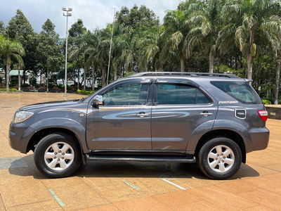 Toyota Fortuner 2010 2.7V-