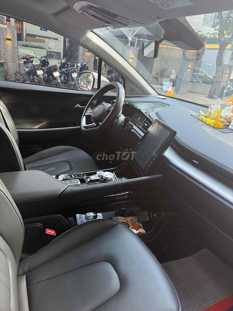 Hyundai Custin 2025 Đặc Biệt 1.5T - 5000 km