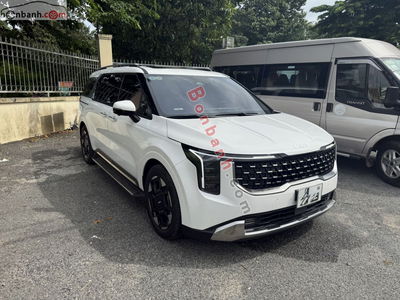Xe 
			
							Kia Carnival 
						Signature 2.2D 
						2025