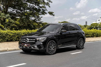 GLC200 4MATIC 2023 màu đen cá nhân 1 chủ siêu đẹp