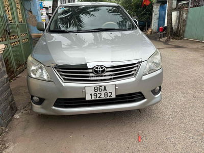 Toyota Innova 2012 xe gia đình sử dụng