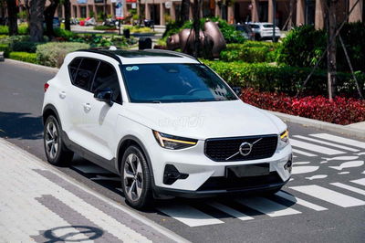 Volvo_XC40_B5_RDesign Model 2024 Bank 90%