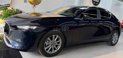 Mazda 3 2024 1.5L Sport Luxury - 6000 km