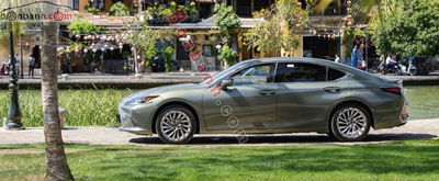 Xe 
			
							Lexus ES 
						300h 
						2025