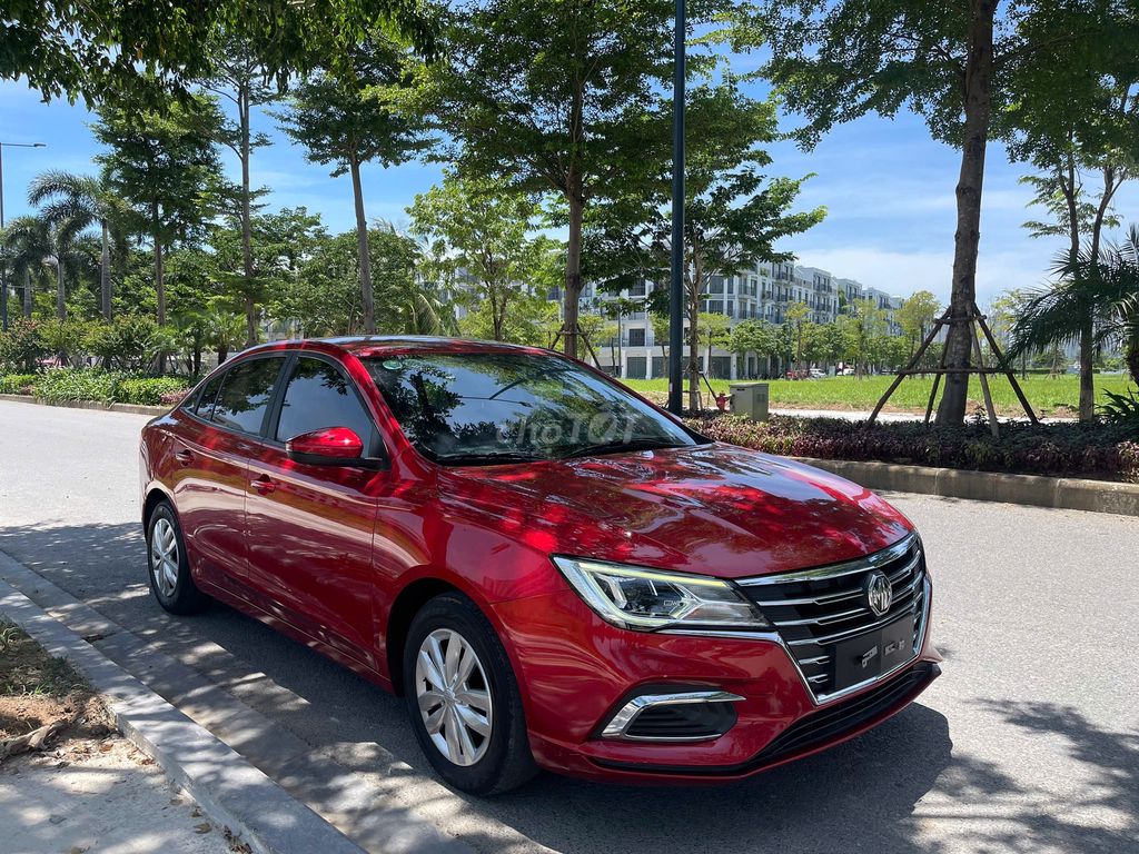 MG5 2023 MT số sàn màu đỏ