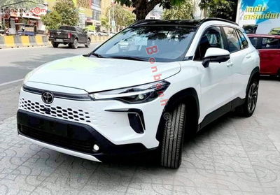 Xe Toyota Corolla Cross 1.8V 2025