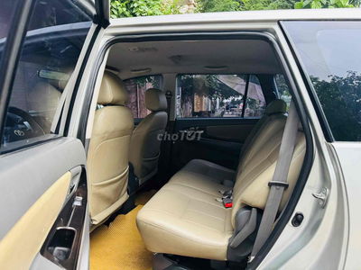 Toyota Innova 2013 2.0J - 250000 km
