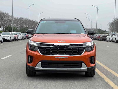 Kia Seltos 2024 Premium 1.6 AT - 7000 km