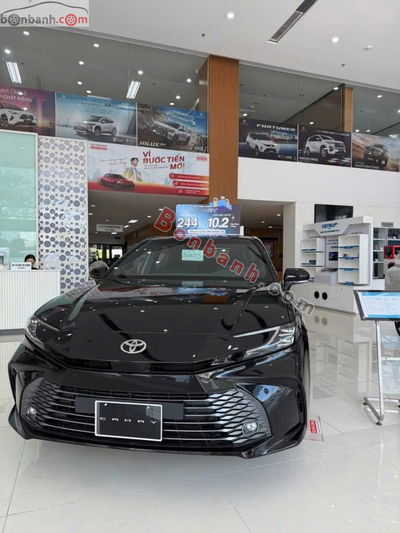 Xe Toyota Camry 2.5 HEV Top 2025